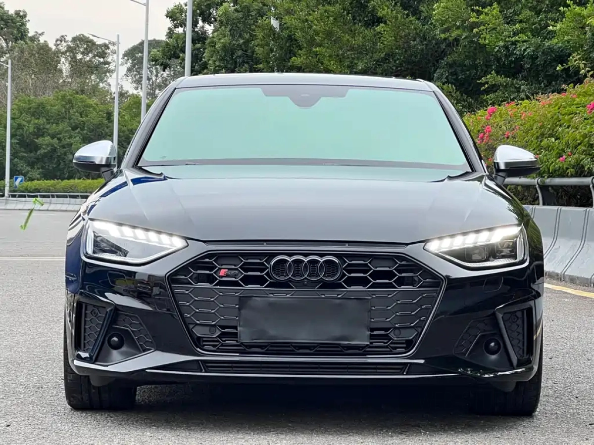 AUDI S4