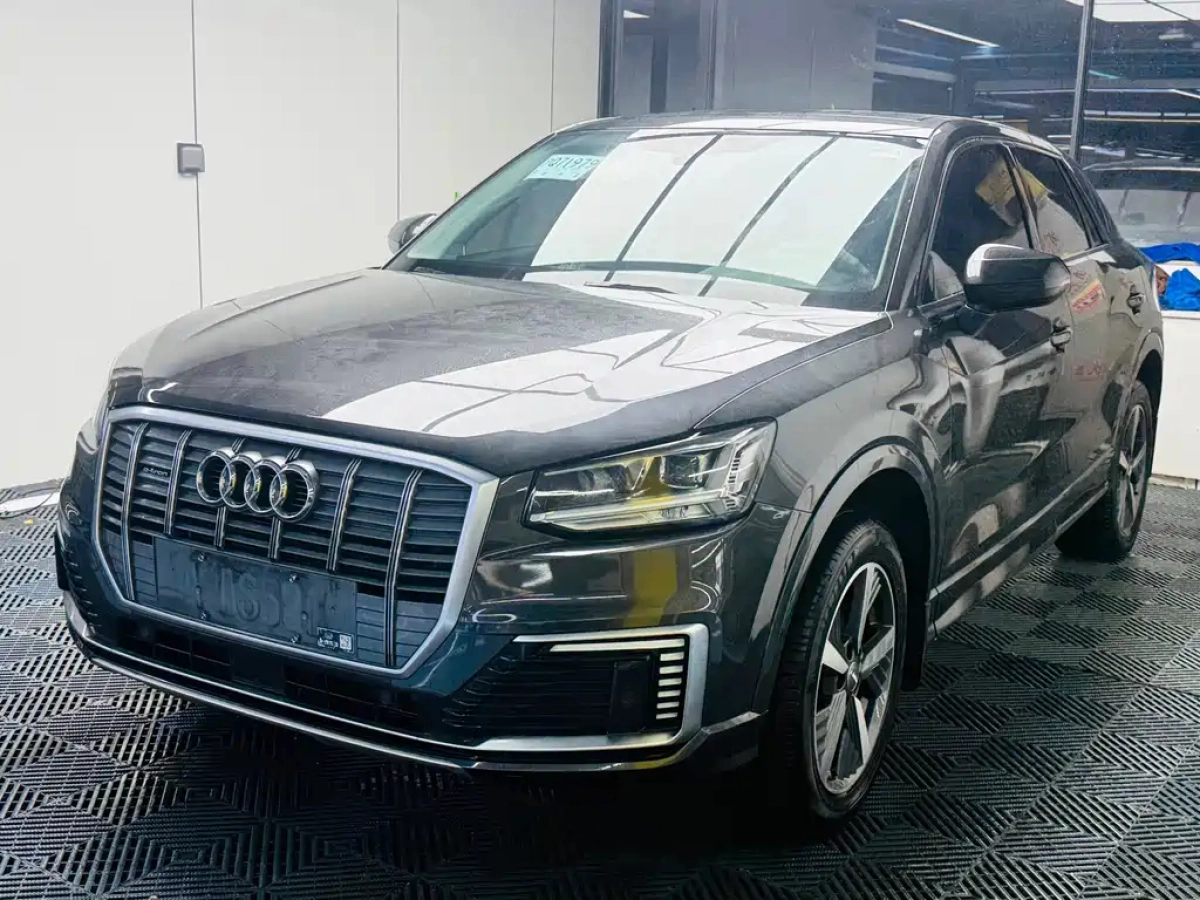 AUDI Q2L E-TRON  2021