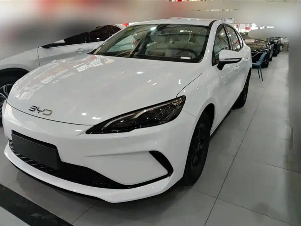 BYD SEAL 05 DM-I  2025