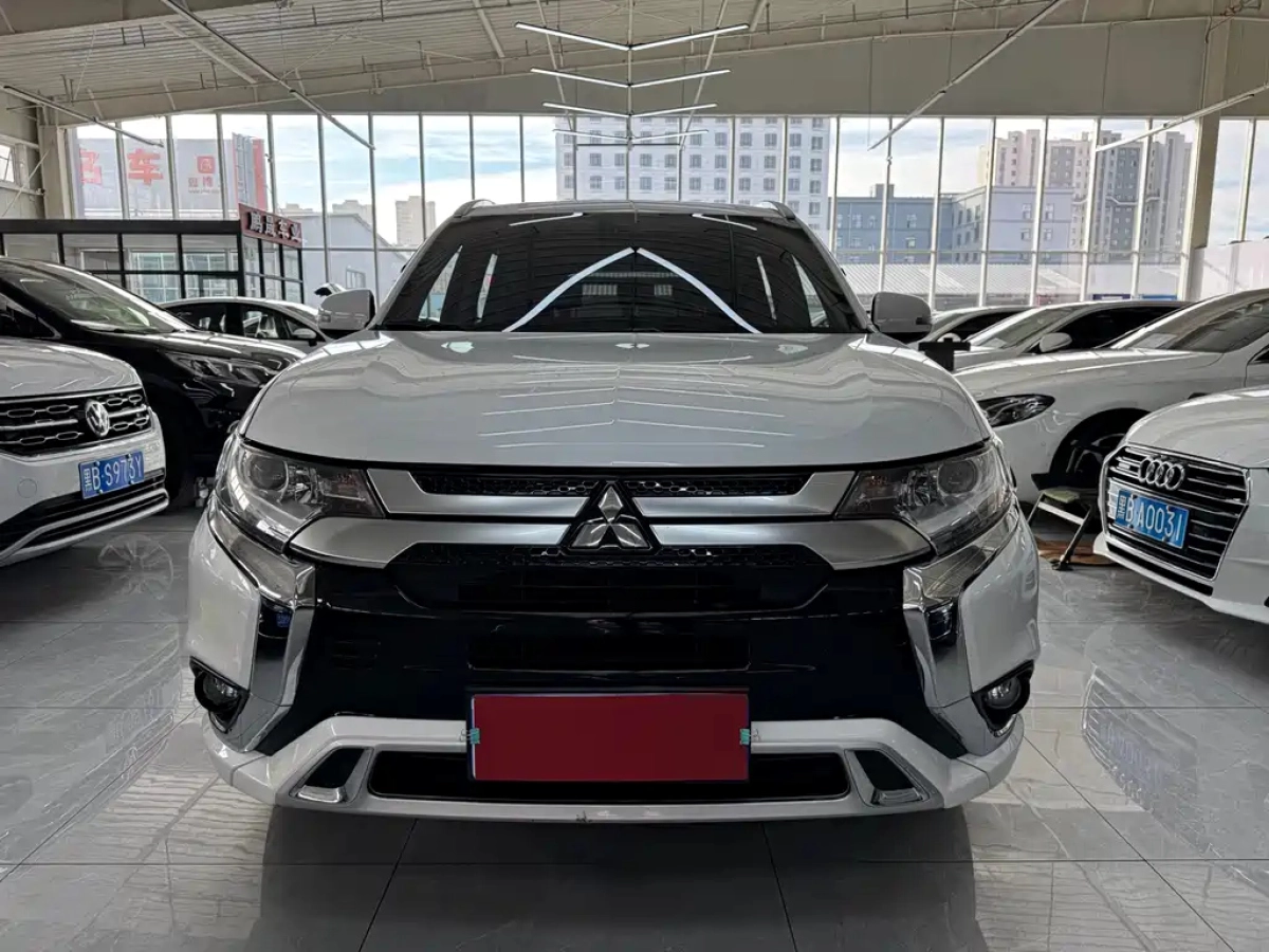 MITSUBISHI OUTLANDER