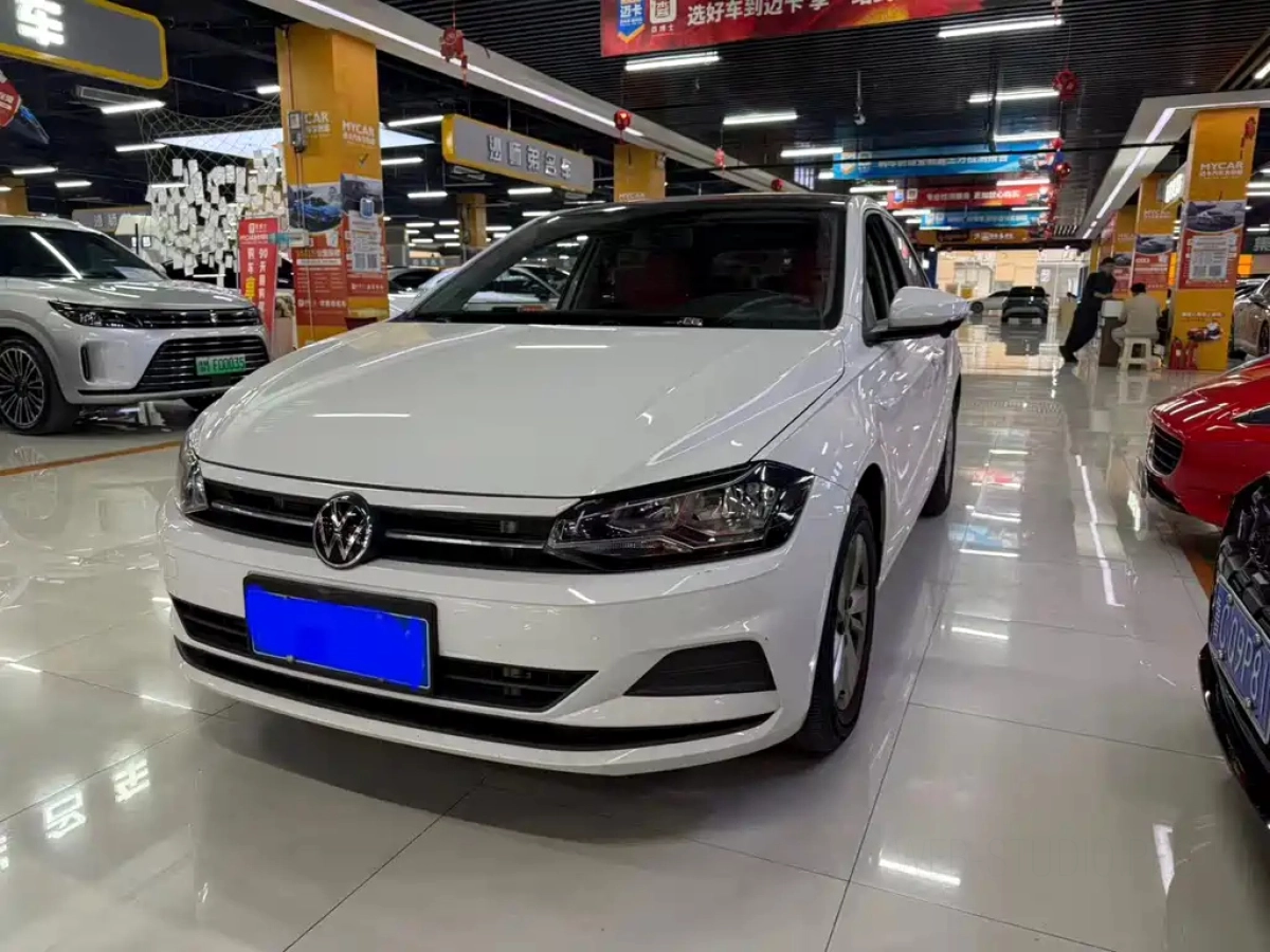 VOLKSWAGEN POLO