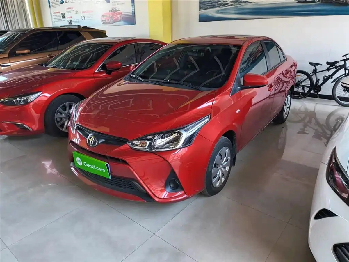 TOYOTA YARIS L INDULGENCE  2021