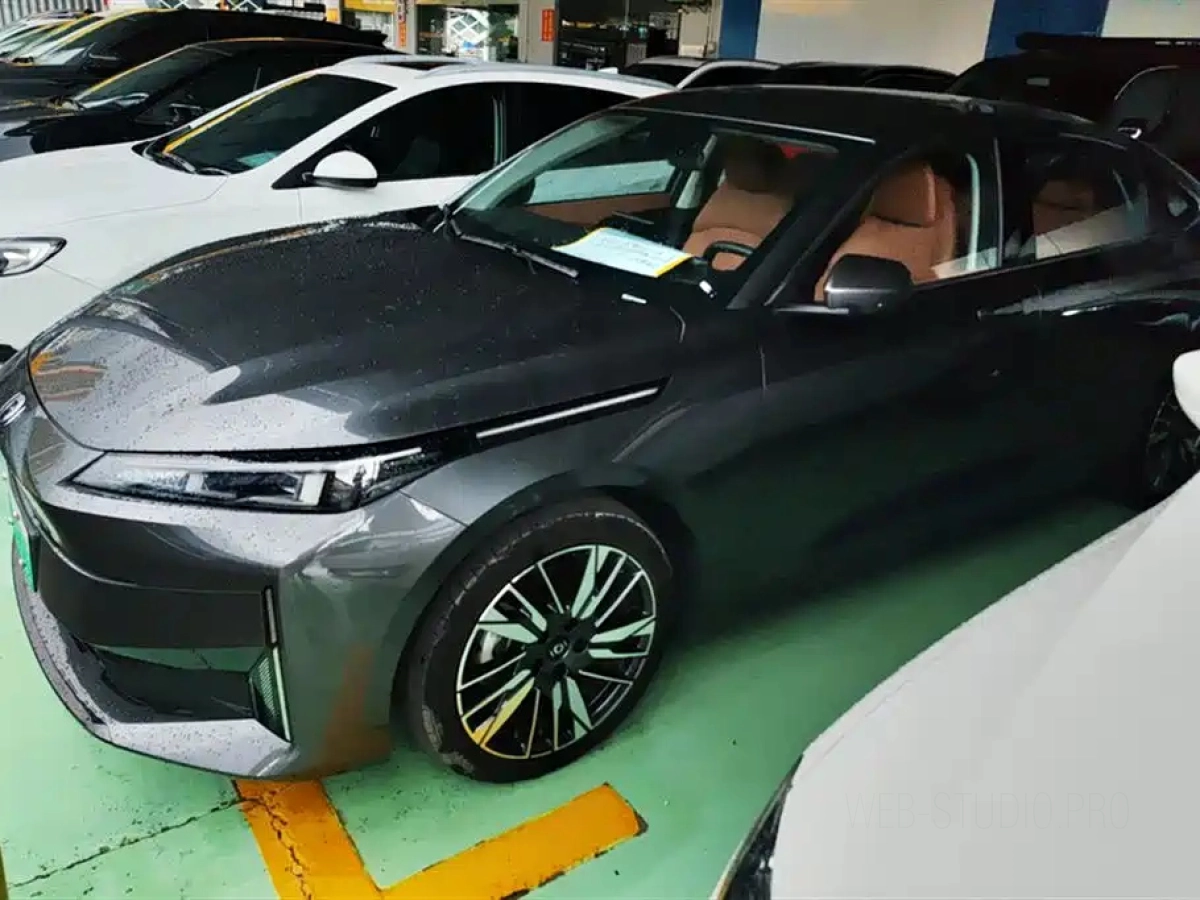 CHANGAN QIYUAN A05  2023