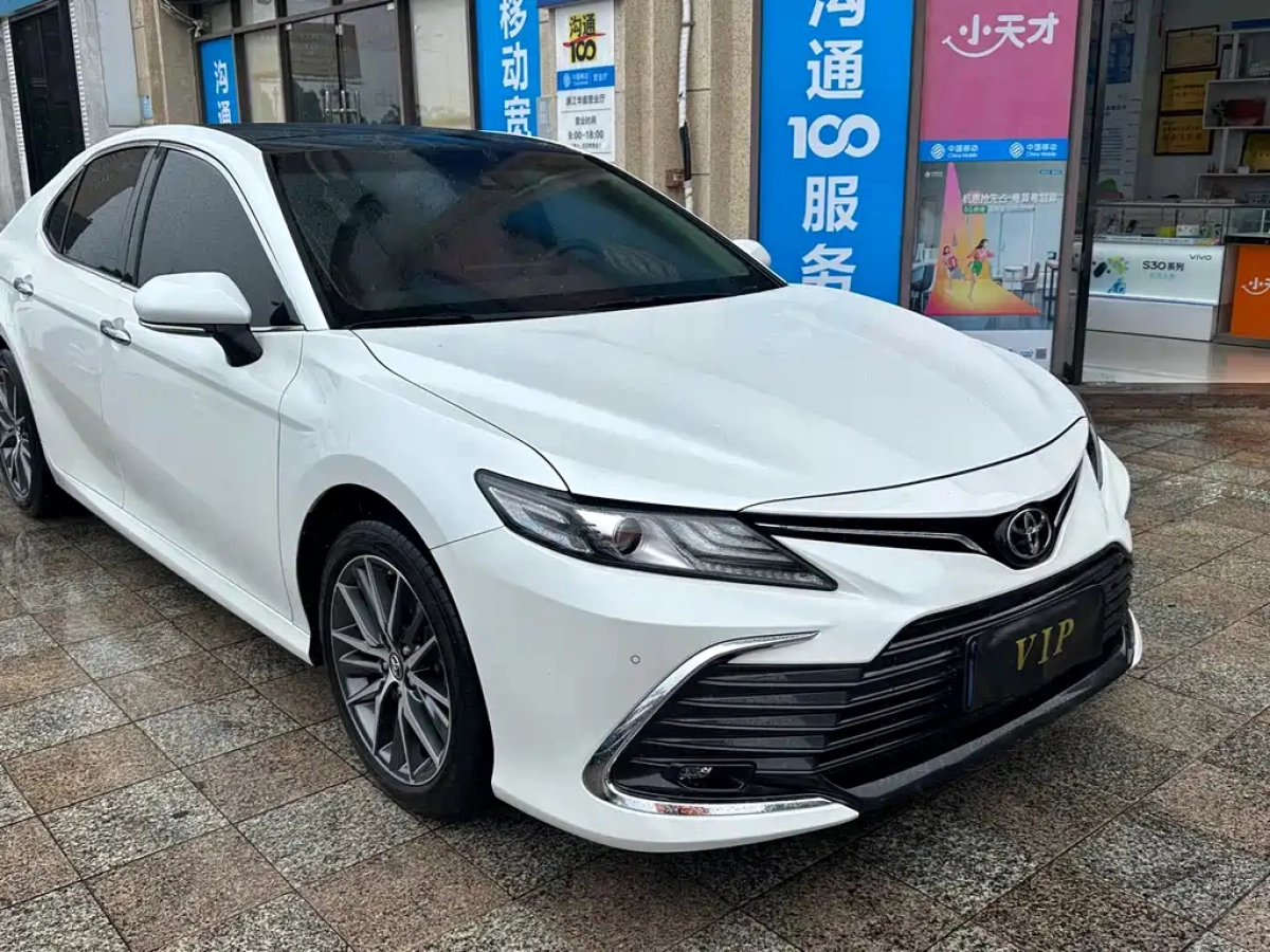 TOYOTA CAMRY