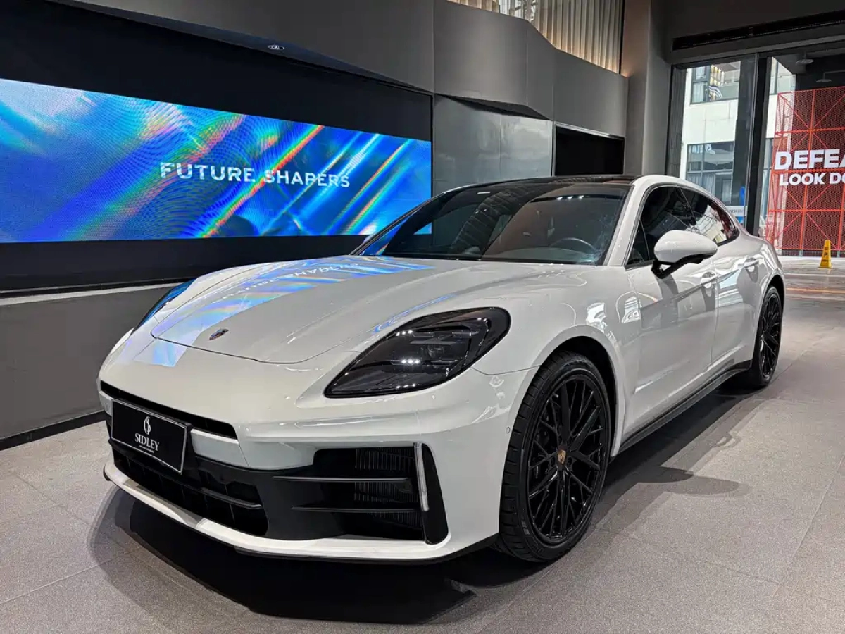 PORSCHE PANAMERA