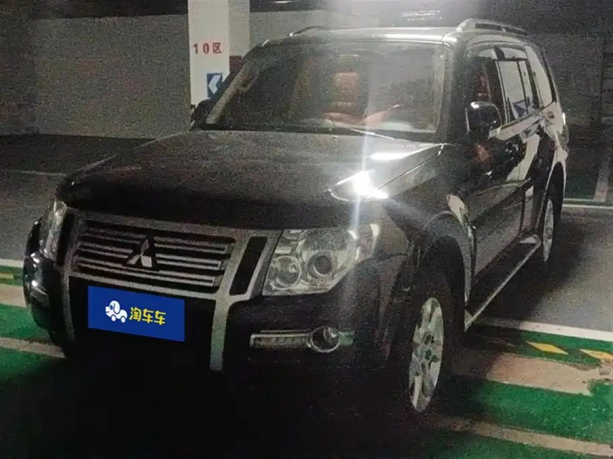MITSUBISHI PAJERO IMPORT  2019