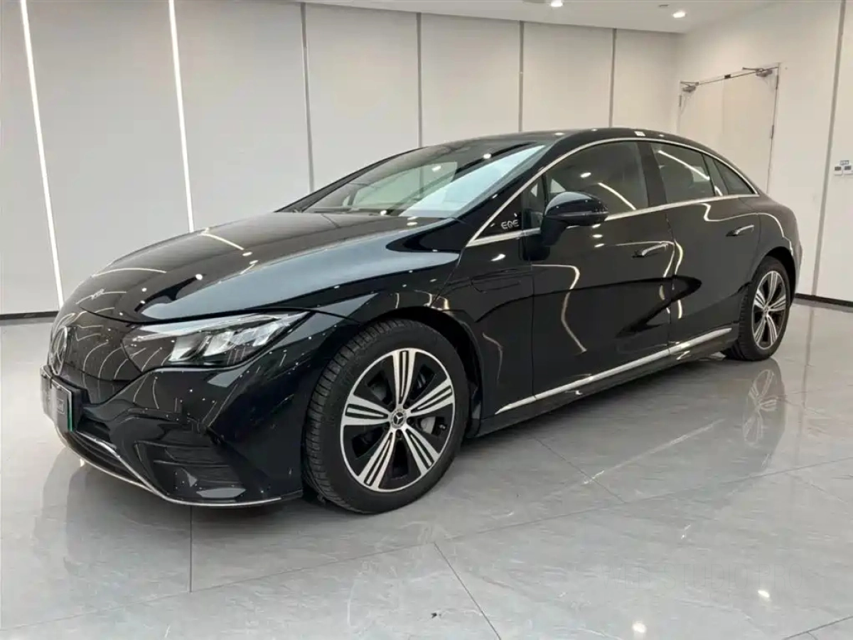 MERCEDES BENZ EQE  2025