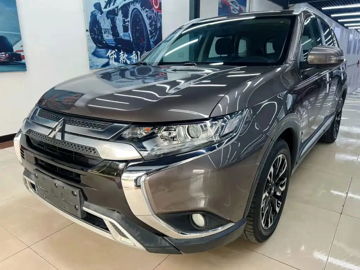 MITSUBISHI OUTLANDER  2021