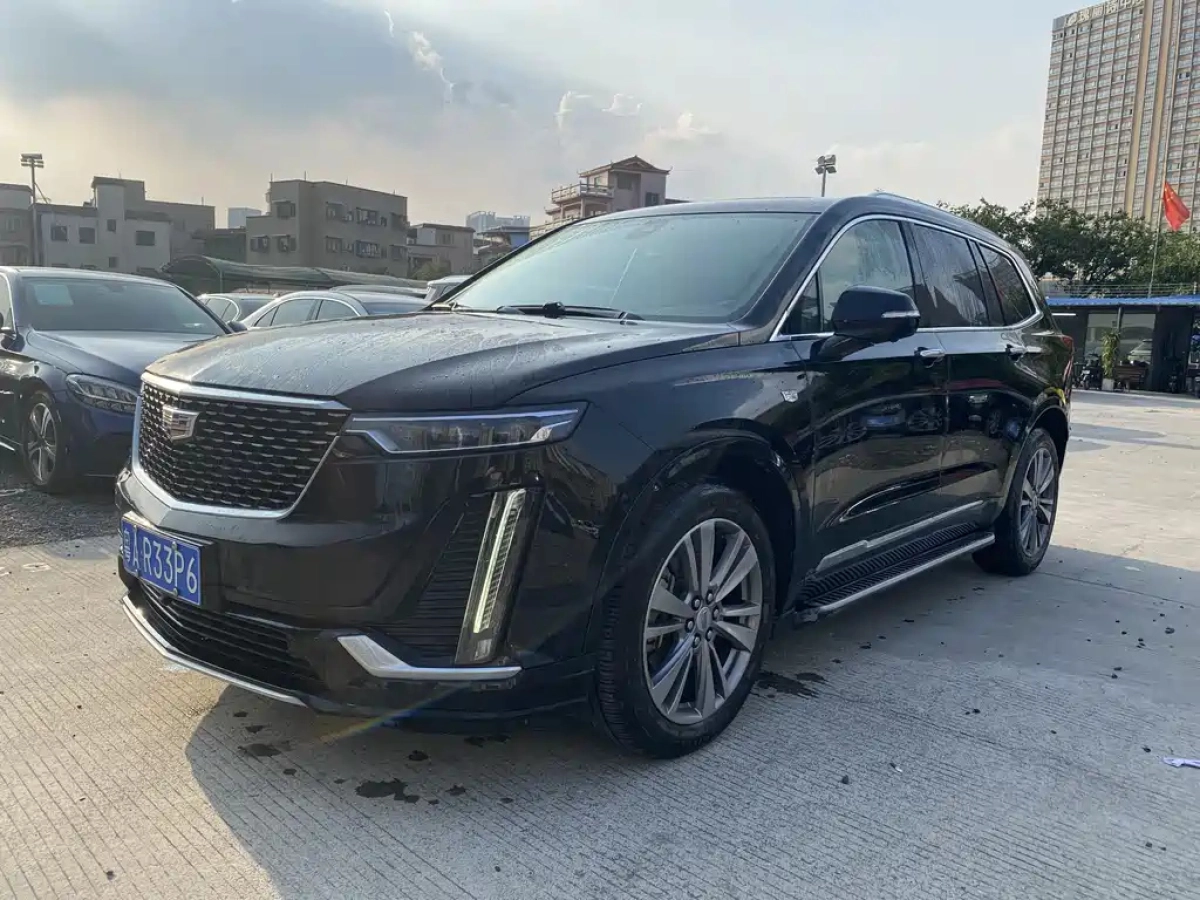 CADILLAC XT6