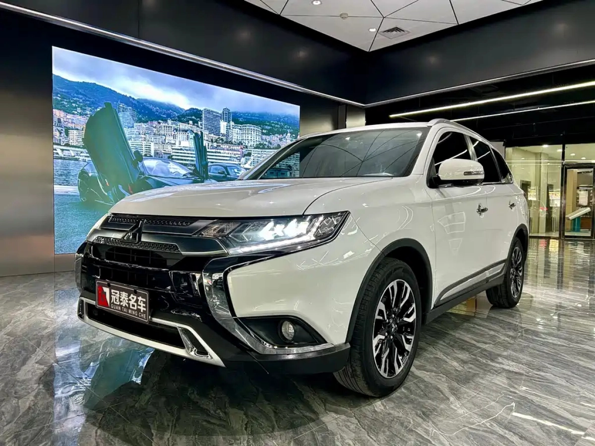 MITSUBISHI OUTLANDER