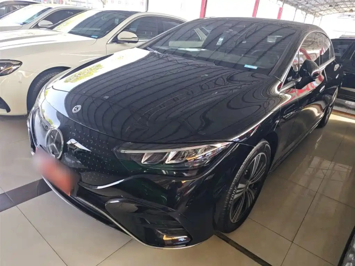 MERCEDES BENZ EQE  2024