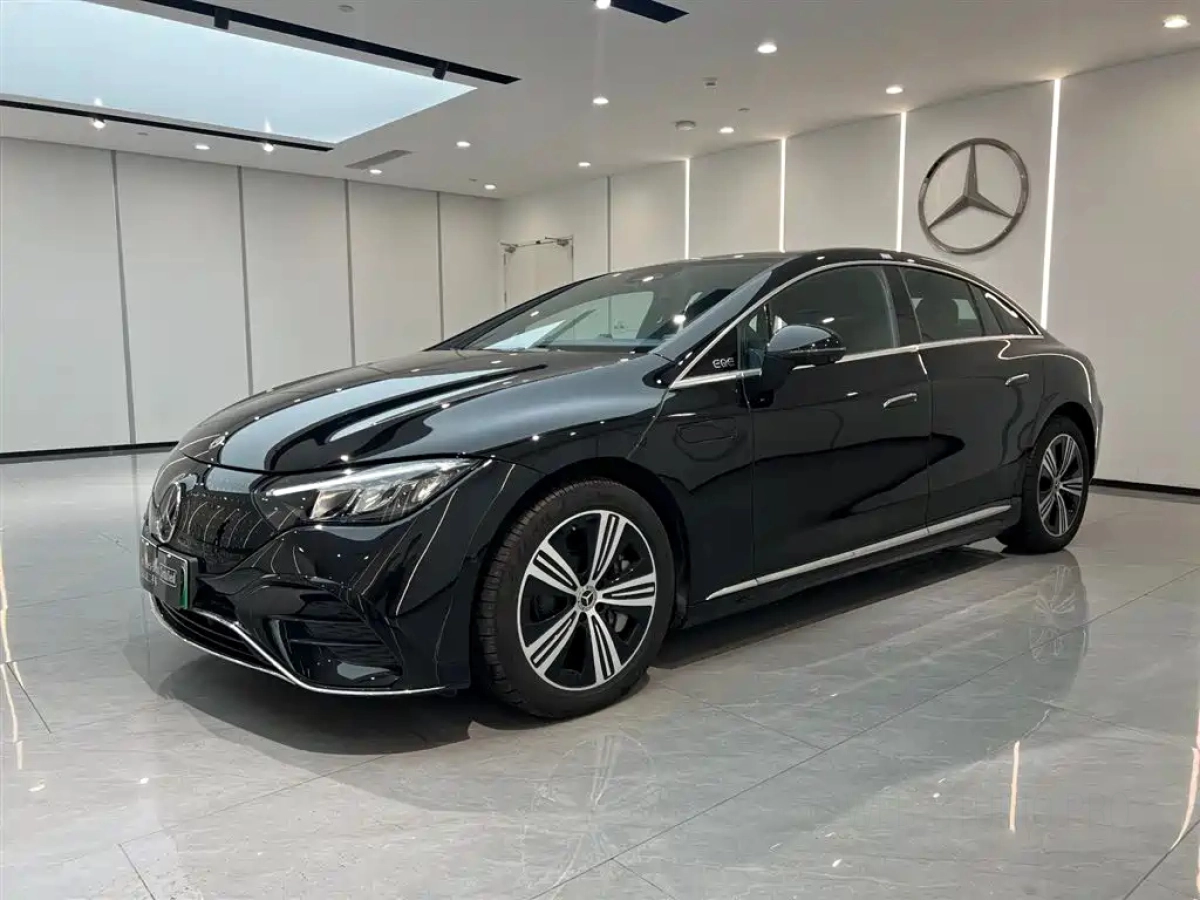 MERCEDES BENZ EQE  2025