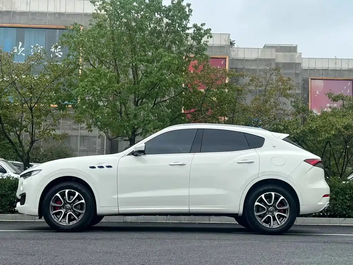 MASERATI LEVANTE