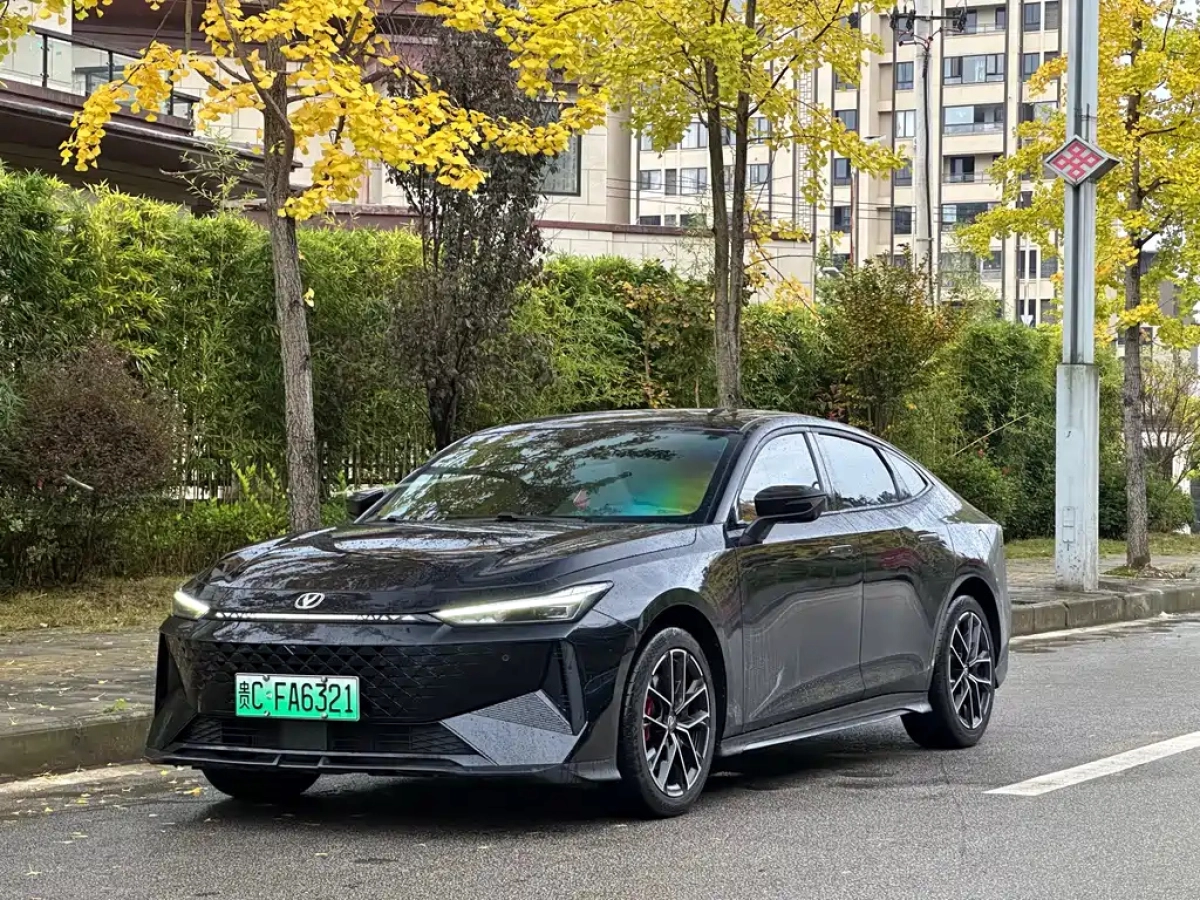 CHANGAN UNI-V SMART IDD  2024