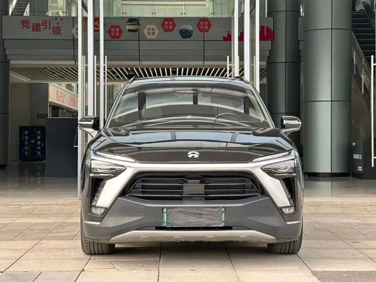 NIO ES8