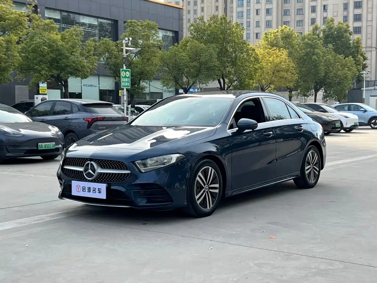 MERCEDES BENZ A-CLASS  2020