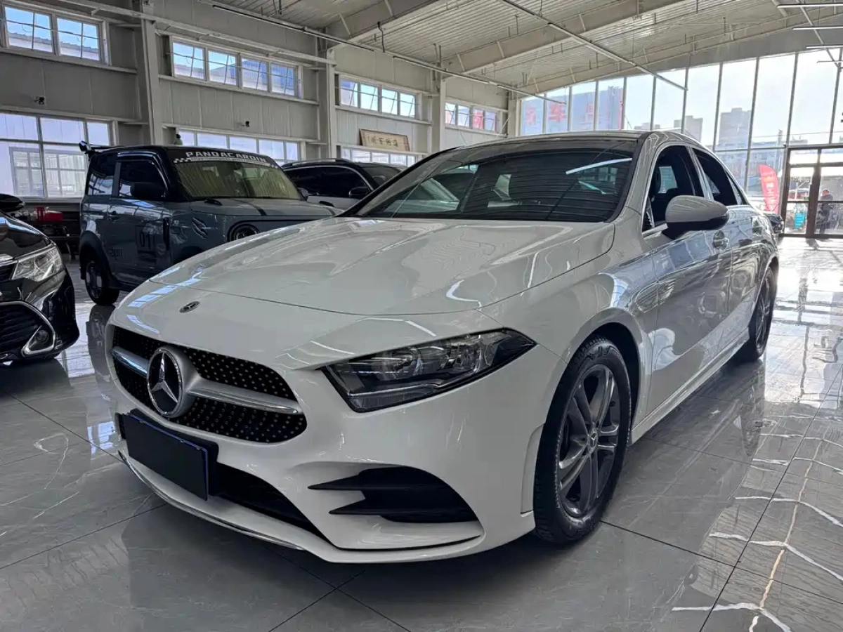 MERCEDES BENZ A-CLASS  2022