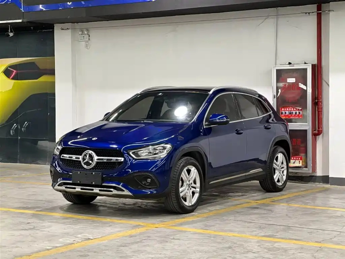 MERCEDES BENZ GLA  2021