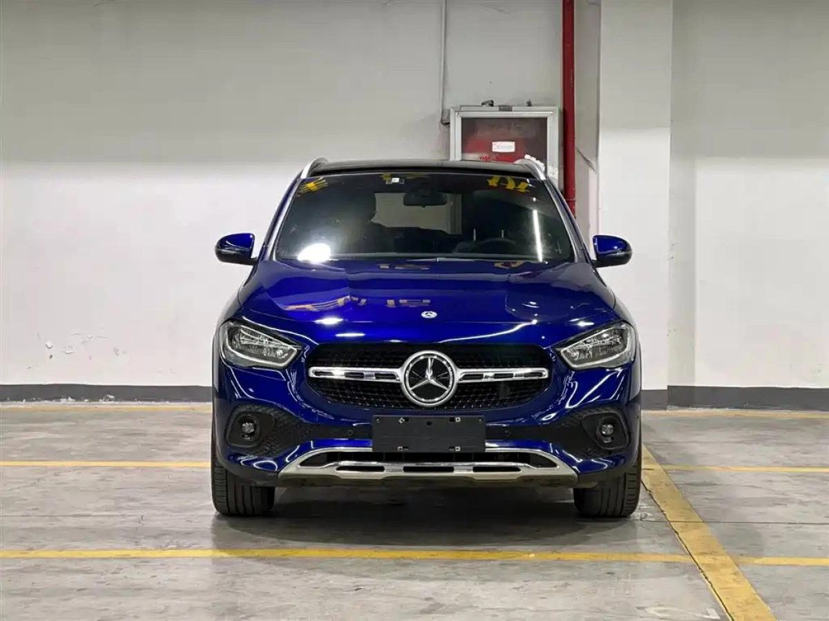 MERCEDES BENZ GLA
