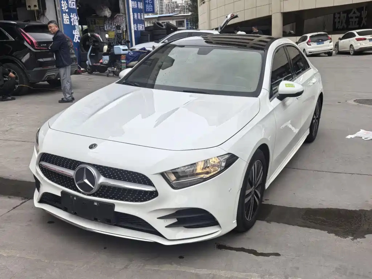 MERCEDES BENZ A-CLASS  2019