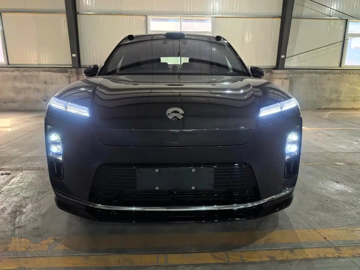 NIO ES8