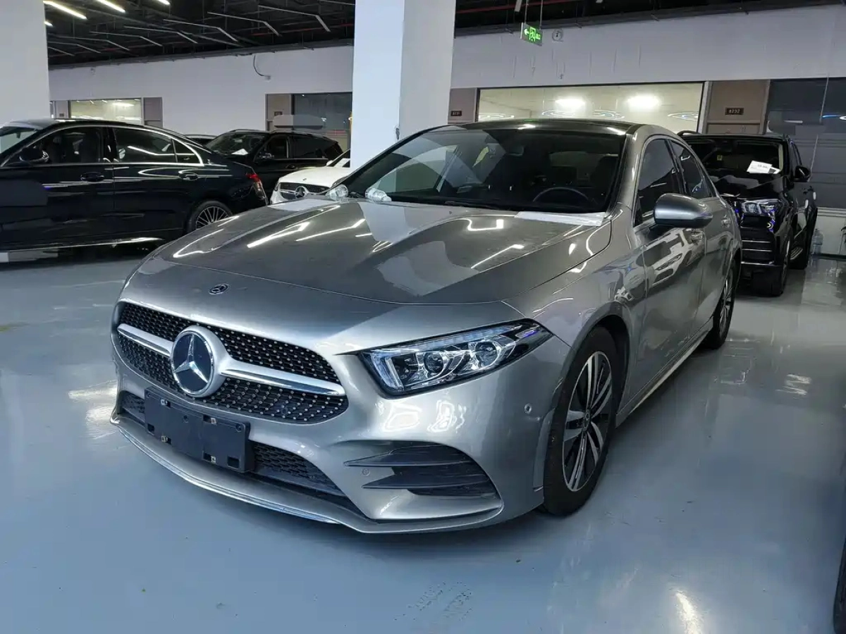 MERCEDES BENZ A-CLASS  2020