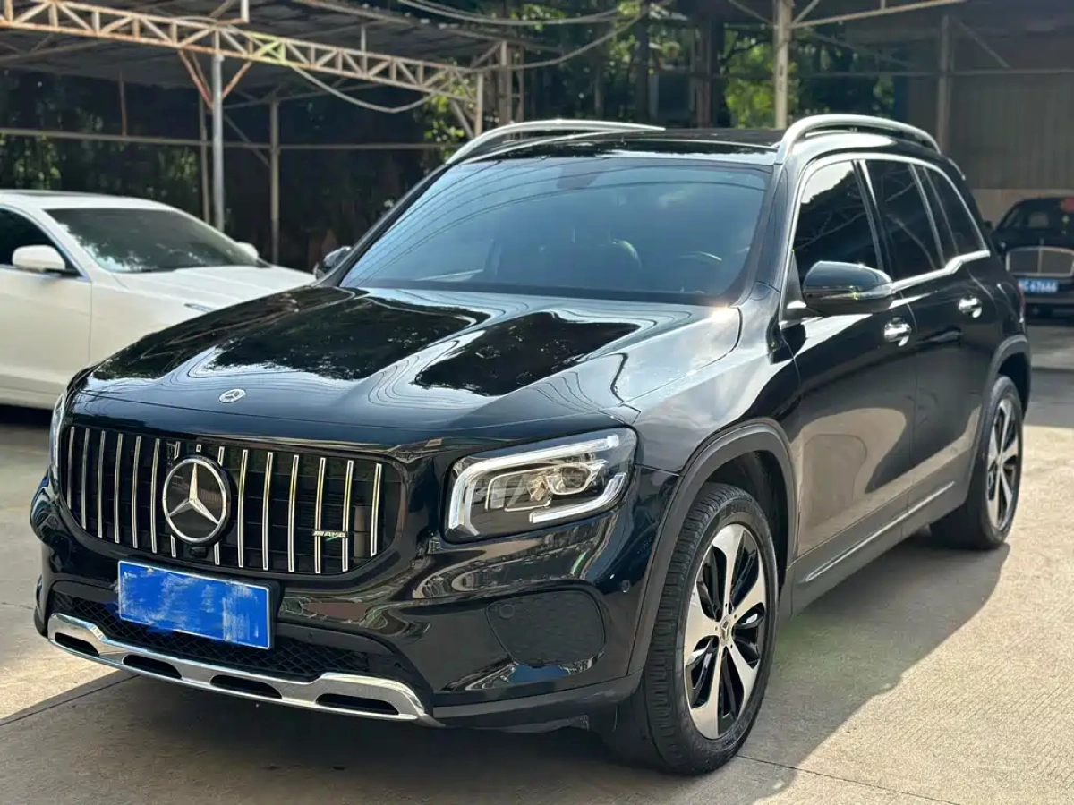 MERCEDES BENZ GLB