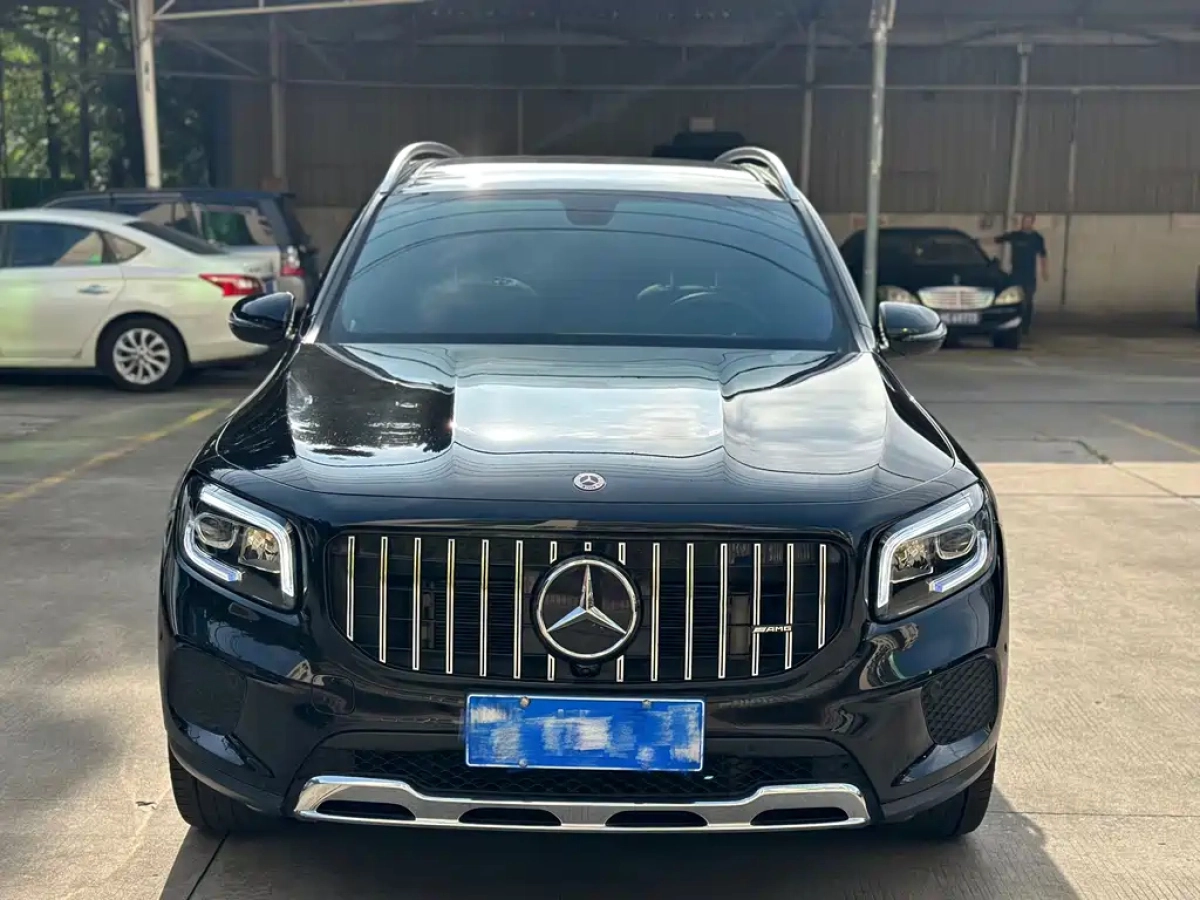 MERCEDES BENZ GLB