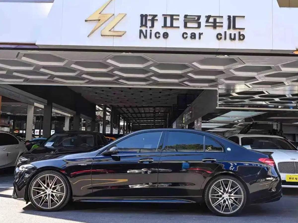 MERCEDES BENZ C-CLASS AMG