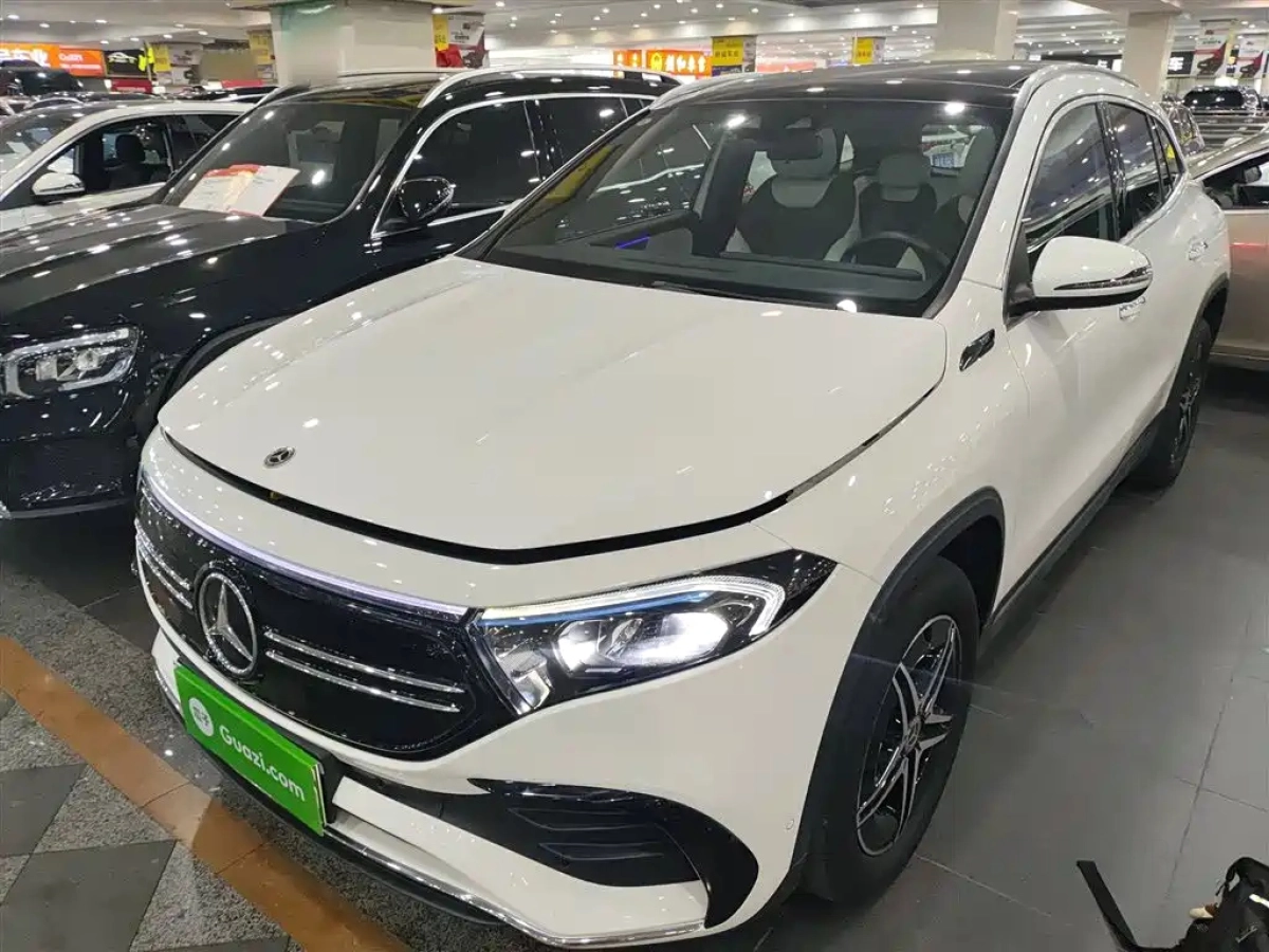 MERCEDES BENZ EQA  2022