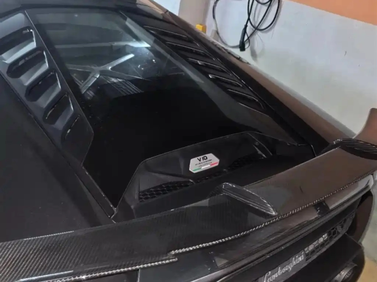 LAMBORGHINI HURACAN
