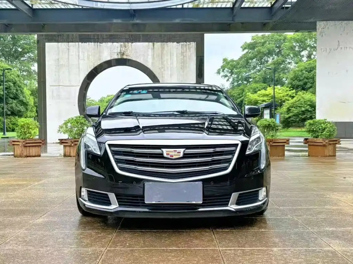 CADILLAC XTS