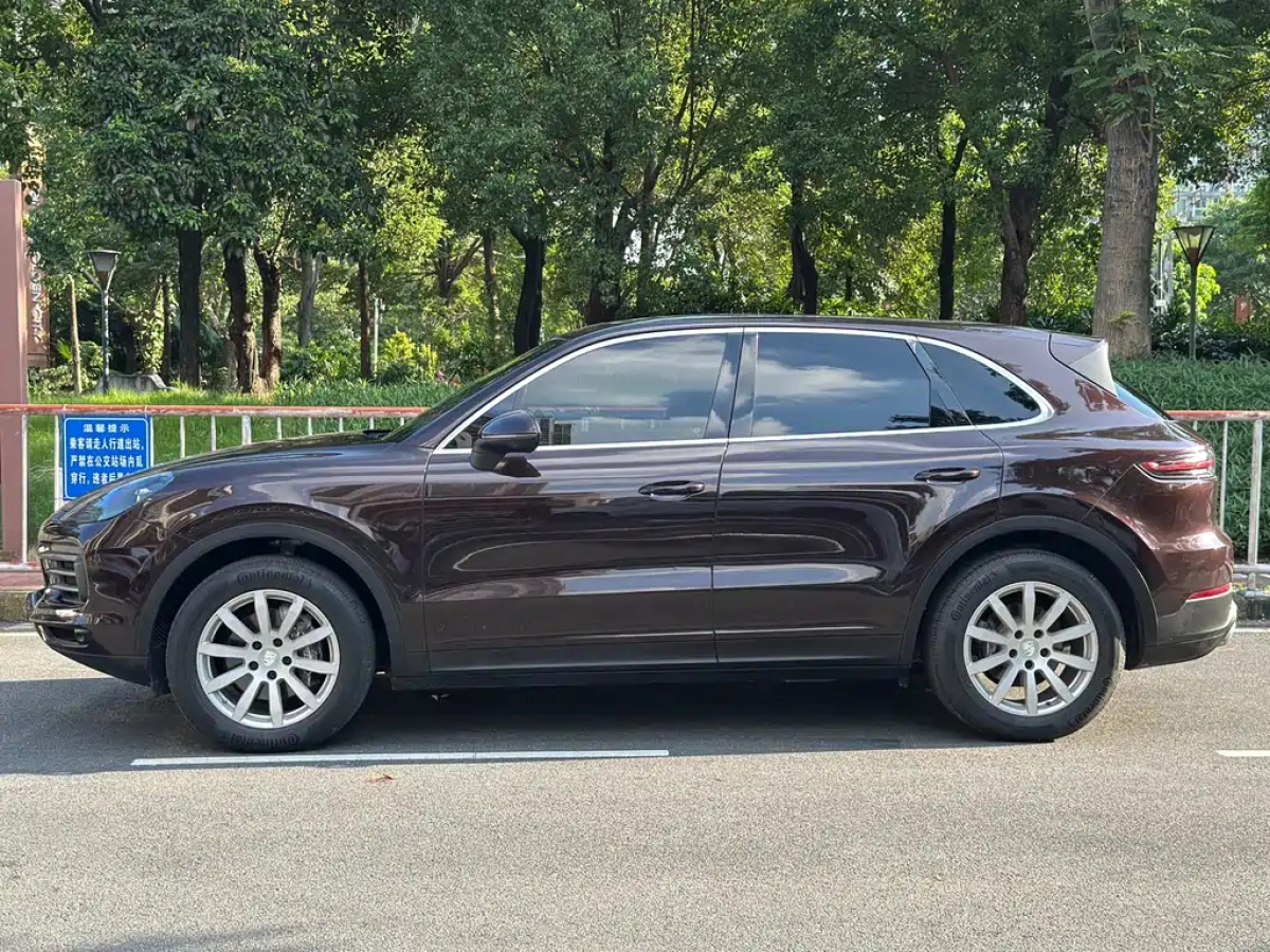 PORSCHE CAYENNE