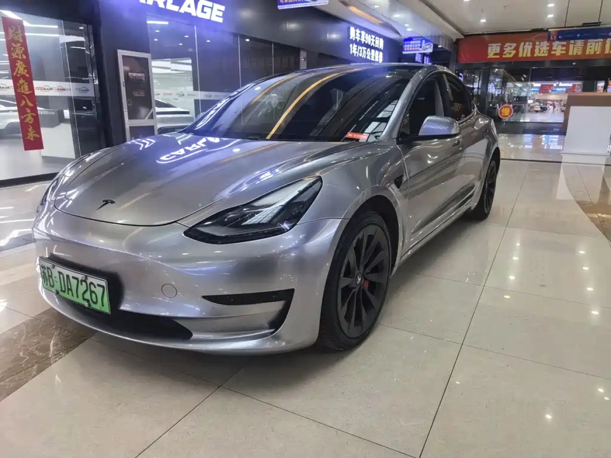 TESLA MODEL 3