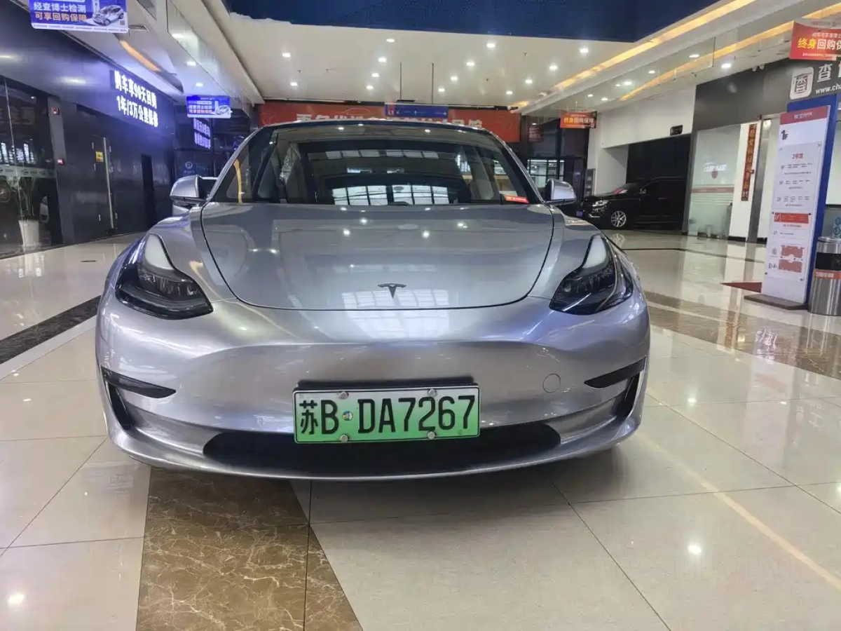 TESLA MODEL 3