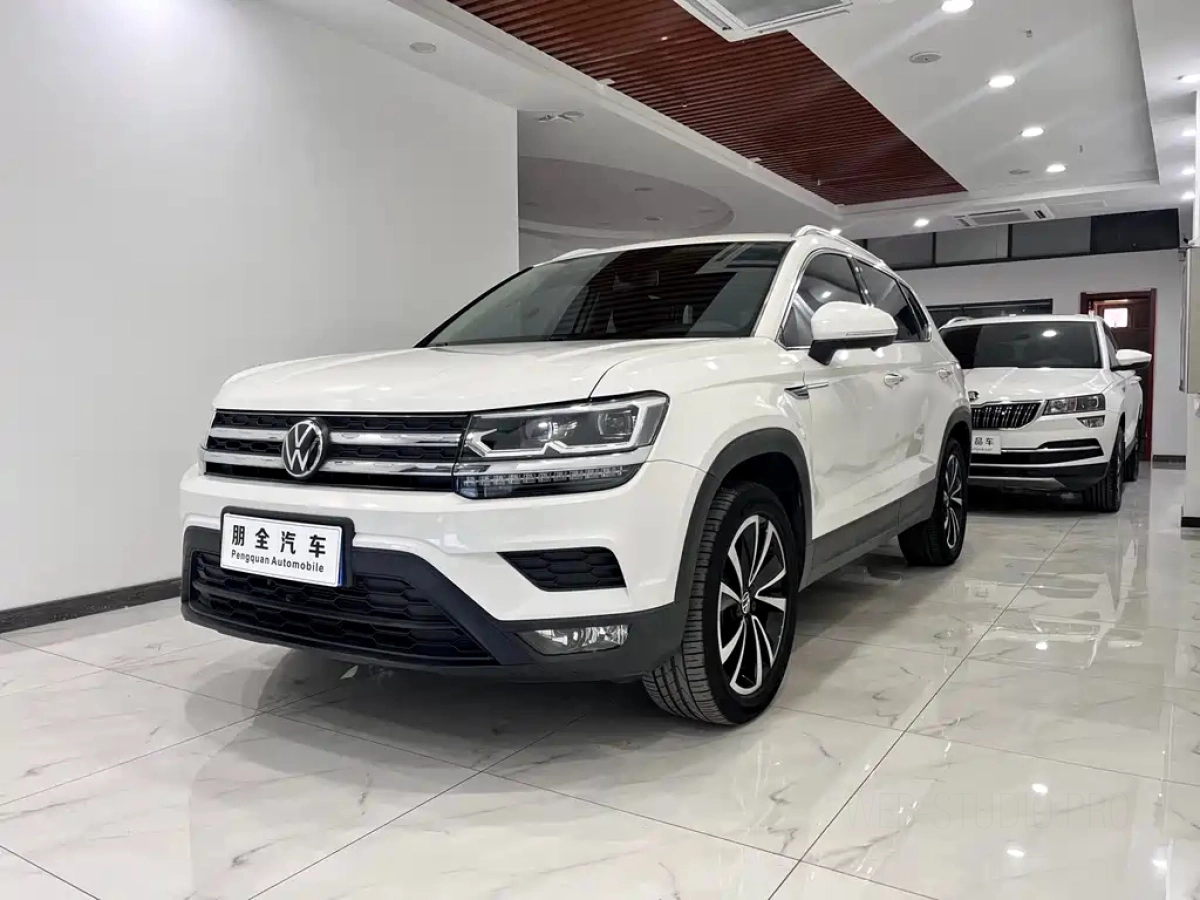 VOLKSWAGEN THARU  2022