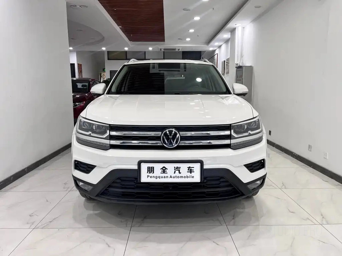 VOLKSWAGEN THARU