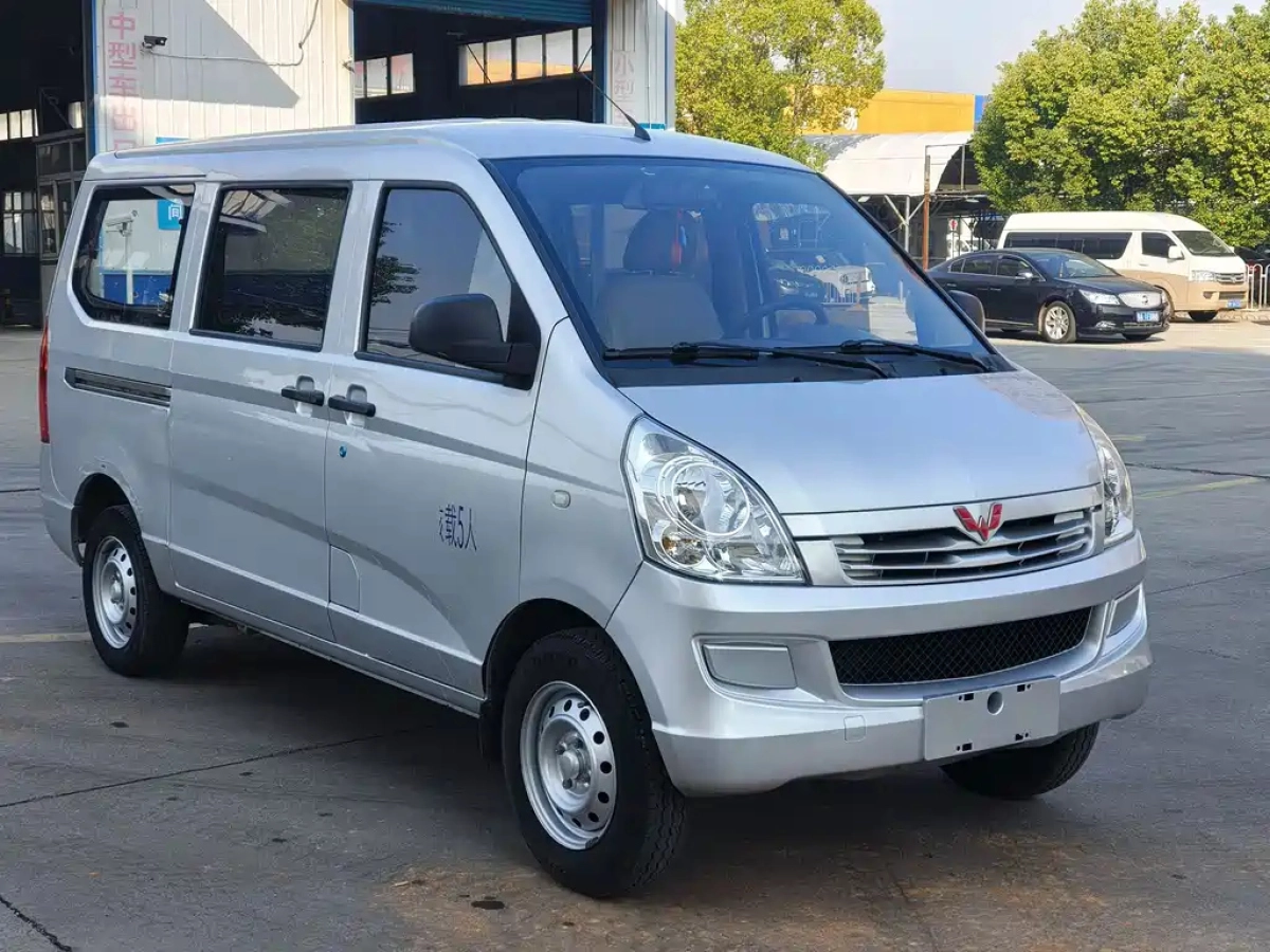 SGMW WULING RONGGUANG S