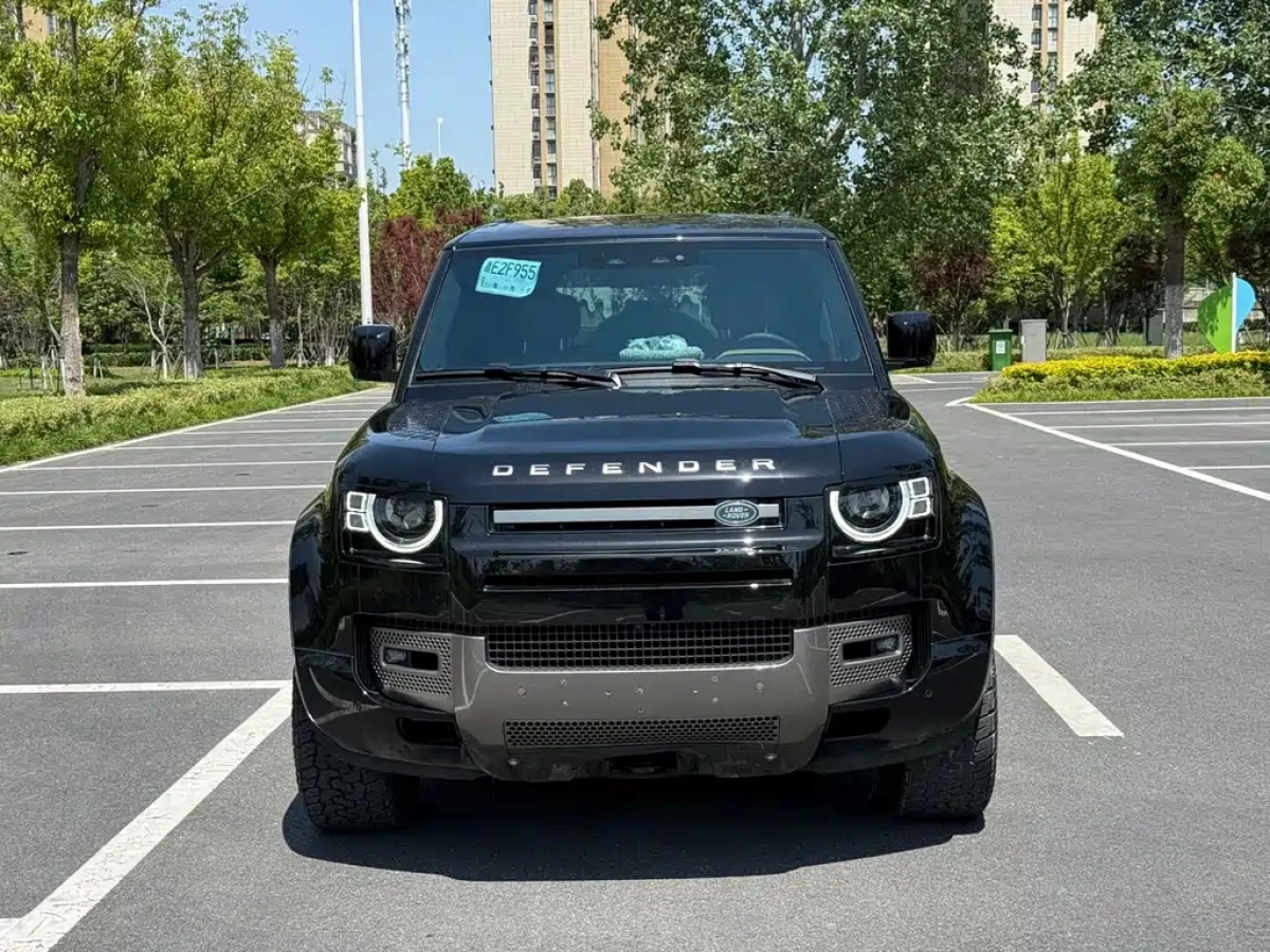 LAND ROVER DEFENDER