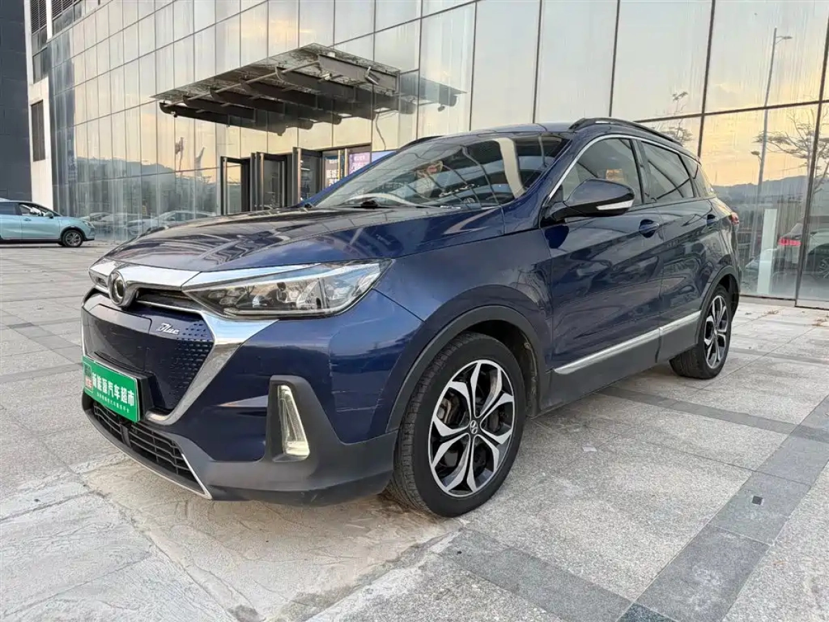 BAIC EX5