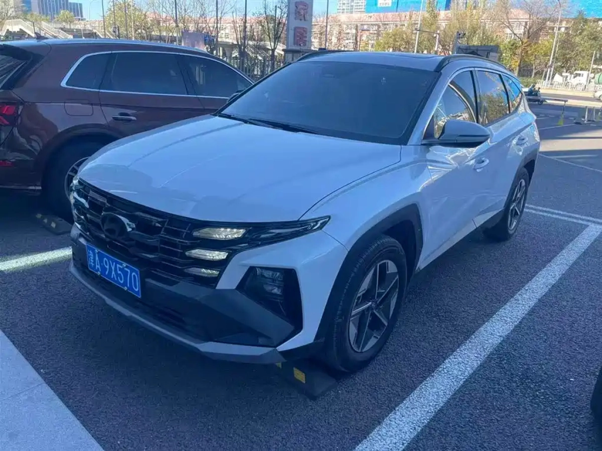 HYUNDAI TUCSON  2025