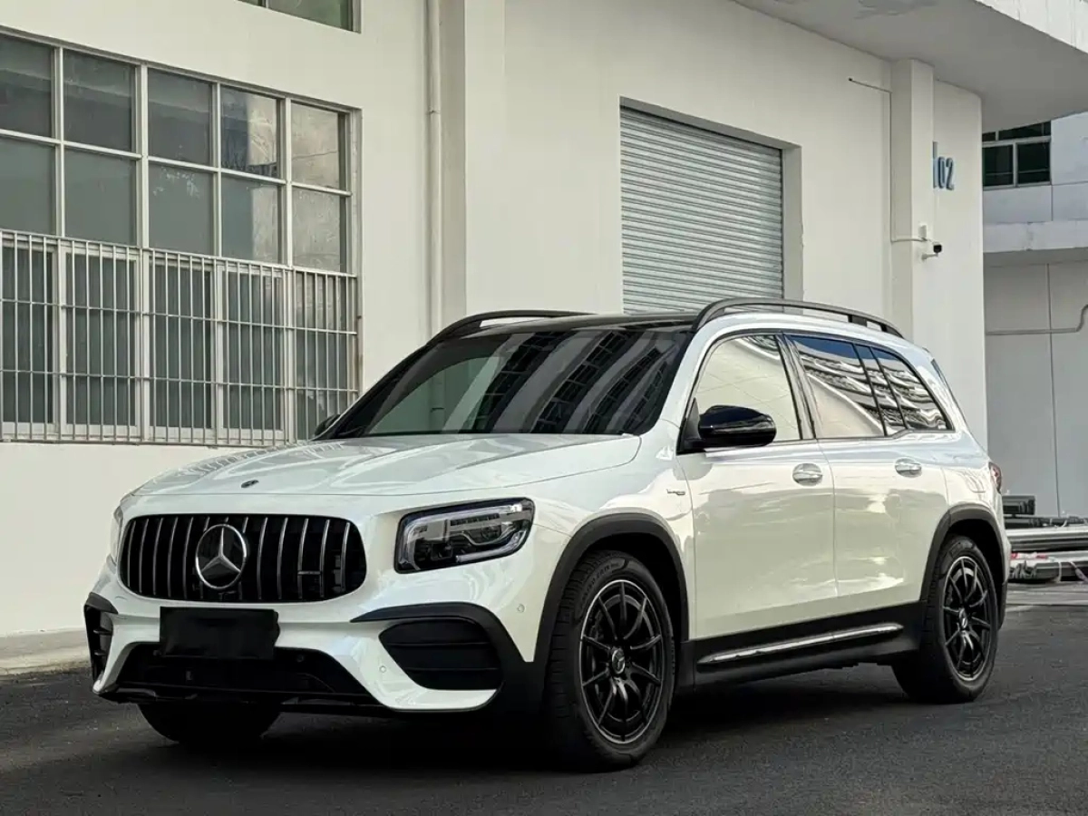 MERCEDES BENZ GLB AMG  2023