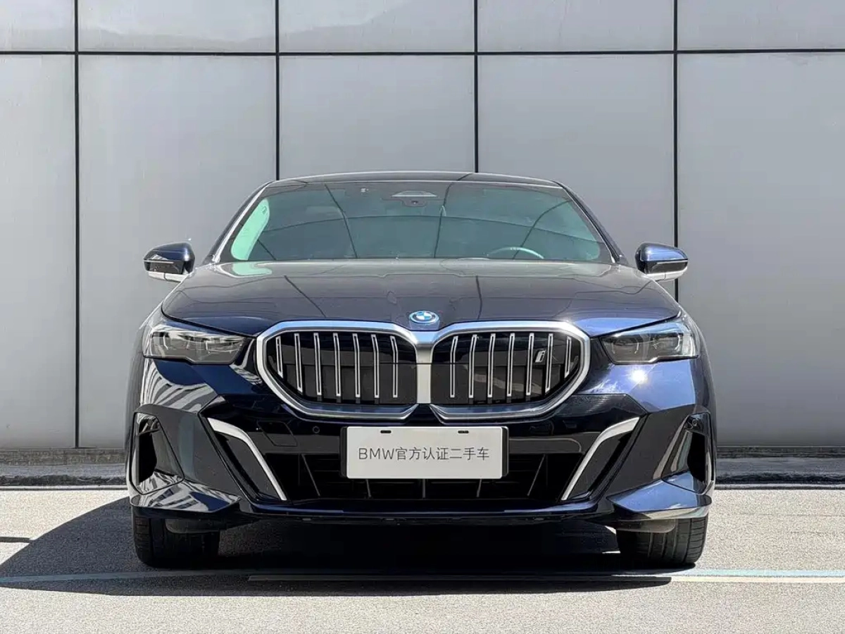 BMW I5
