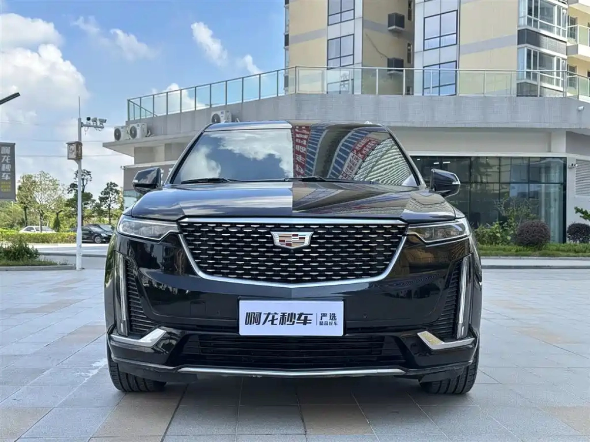 CADILLAC XT6