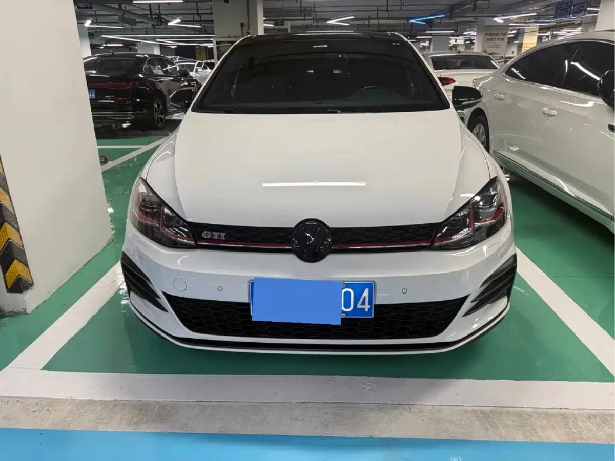 VOLKSWAGEN GOLF GTI