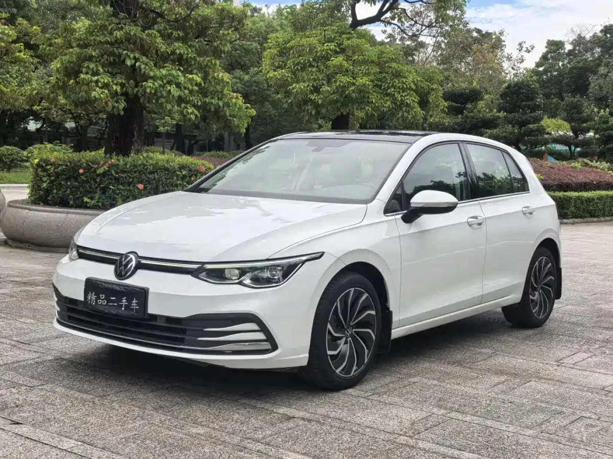 VOLKSWAGEN GOLF  2022