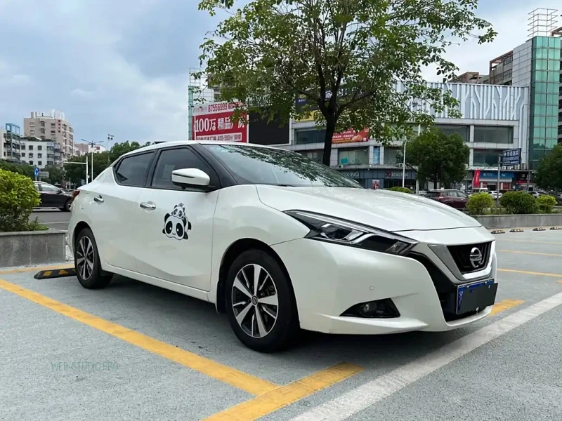 NISSAN LANNIA