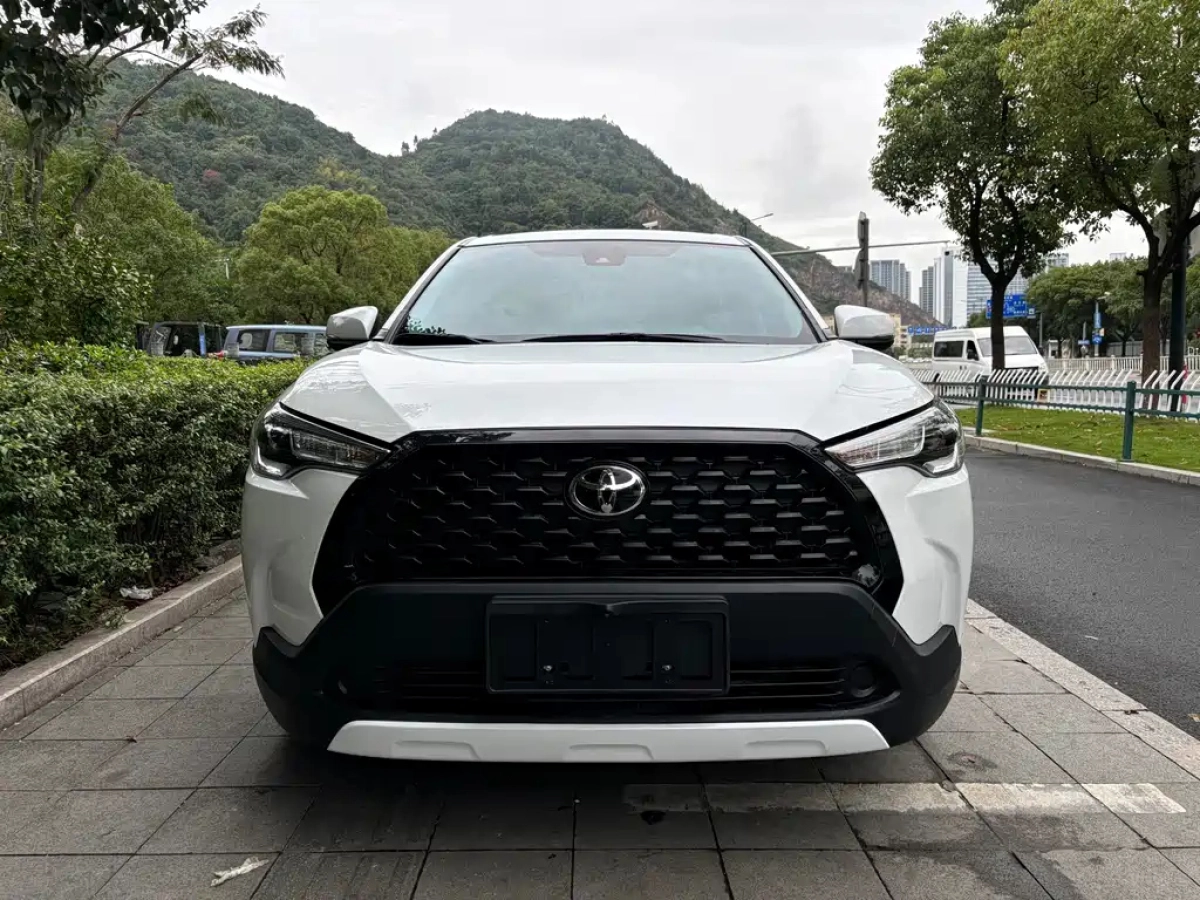TOYOTA COROLLA CROSS