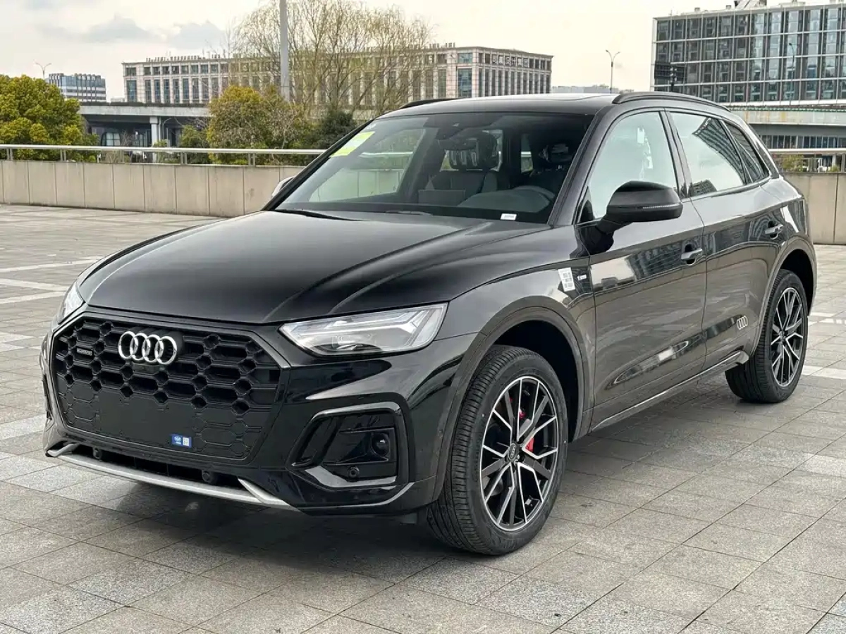 AUDI Q5L  2025