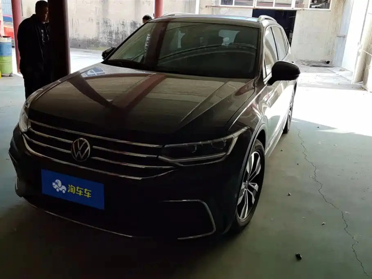 VOLKSWAGEN TIGUAN L